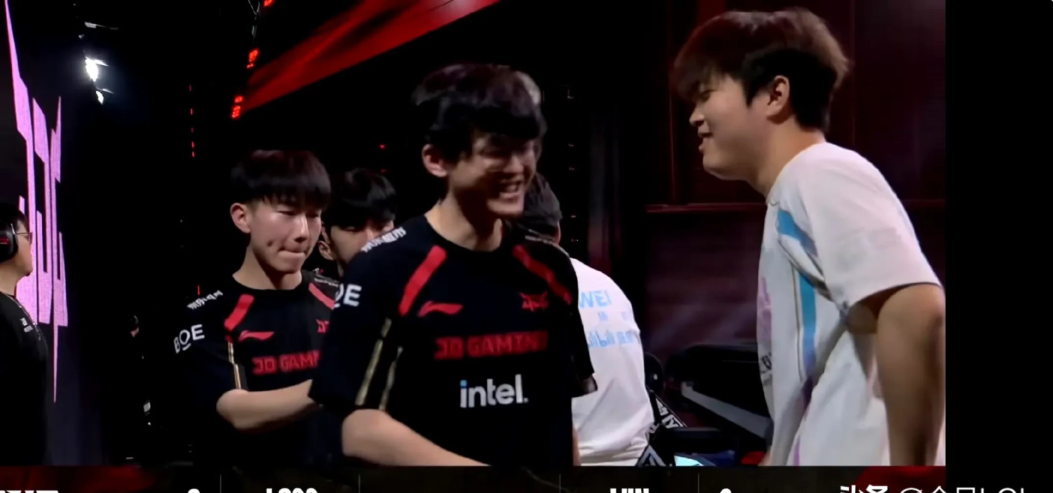 G2轻取TES，Bin极限生还后反打激烈交锋半决赛，点燃全场激情